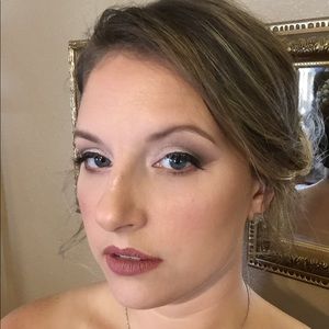 Meet your Posher, Laurie